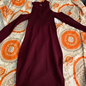 Off the shoulders maroon dress